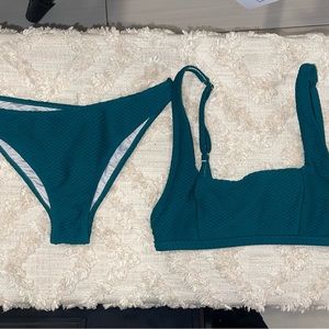 Shade & Shore emerald green textured 2 piece bikini swimsuit sz small